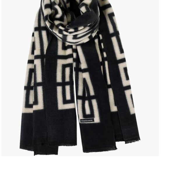 Geometry Beige Woman's Scarf - Picture 5 of 5